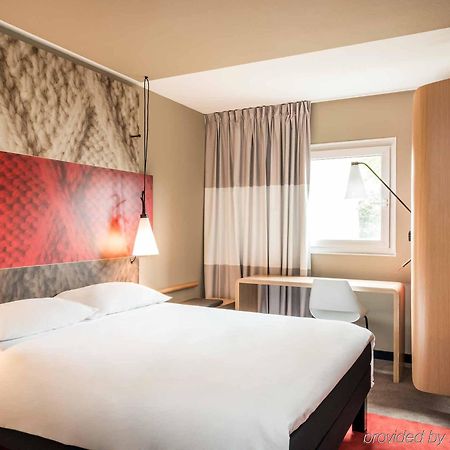 Готель Ibis Senlis Санліс Екстер'єр фото
